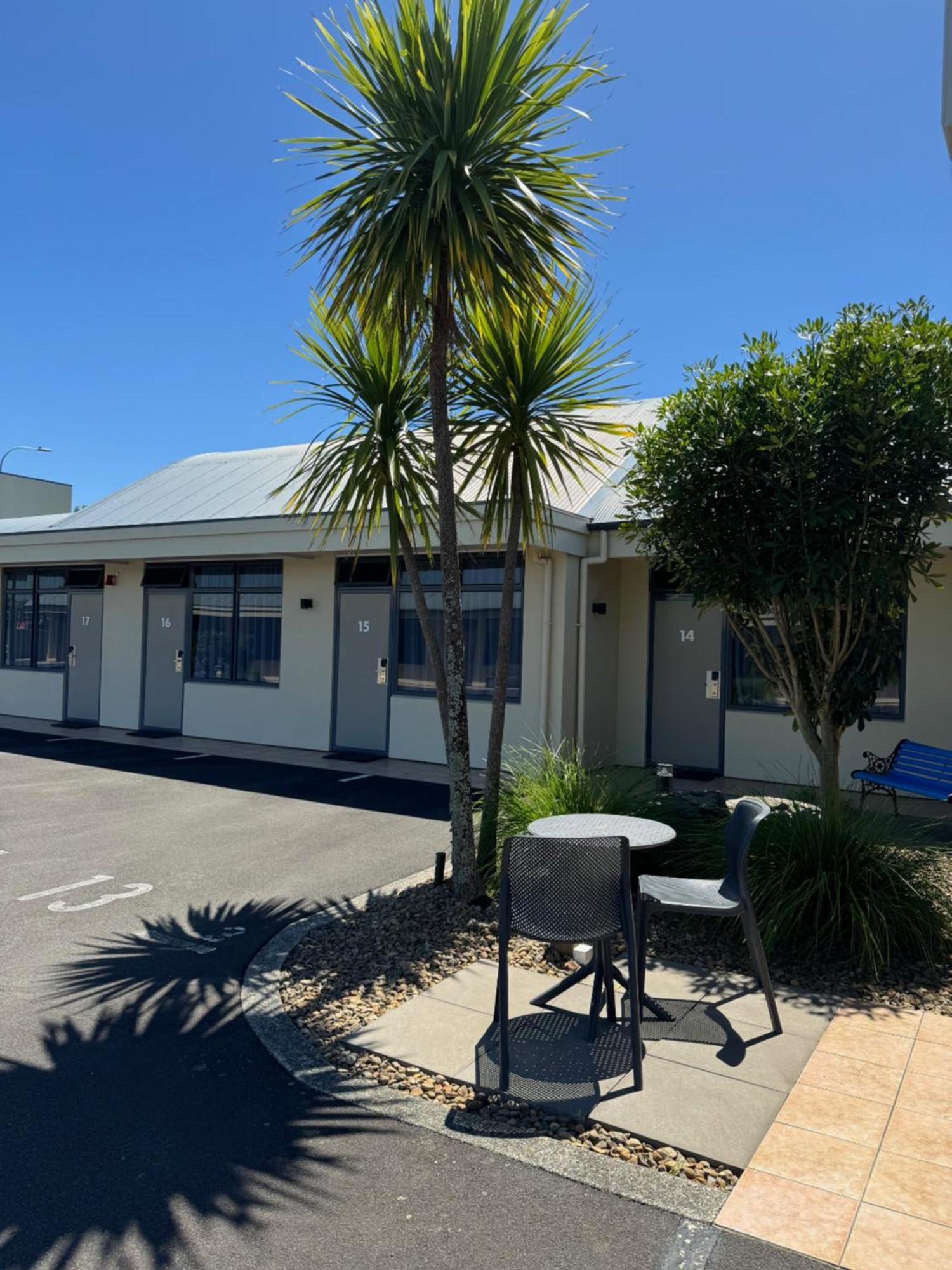 Academy Motor Inn Tauranga Extérieur photo